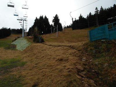 Blick von der Straßenüberquerung