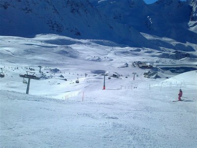 Südexponierter Schlussabschnitt der Schöntauf-Pisten. Der einzige Bereich, in dem es ein bisschen weicher wurde