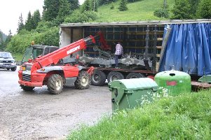 Liftteile werden gerade verladen!