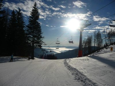 Morgens noch sonniges Wetter, während über dem Mürztal der Nebel hängt.