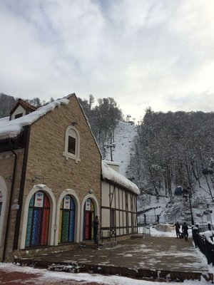 Die noch geschlossene 8EUB, die direkt ins Skigebiet führt.