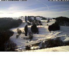 Hier steht sie noch im Steilhang (rot eingekreist)