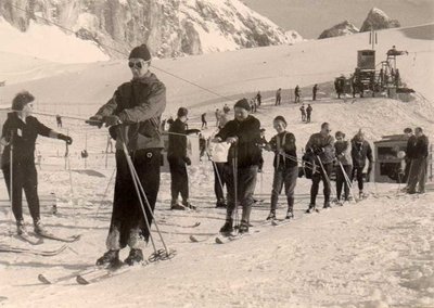 Beschriftung Rückseite: Skilift auf dem Platt 1961